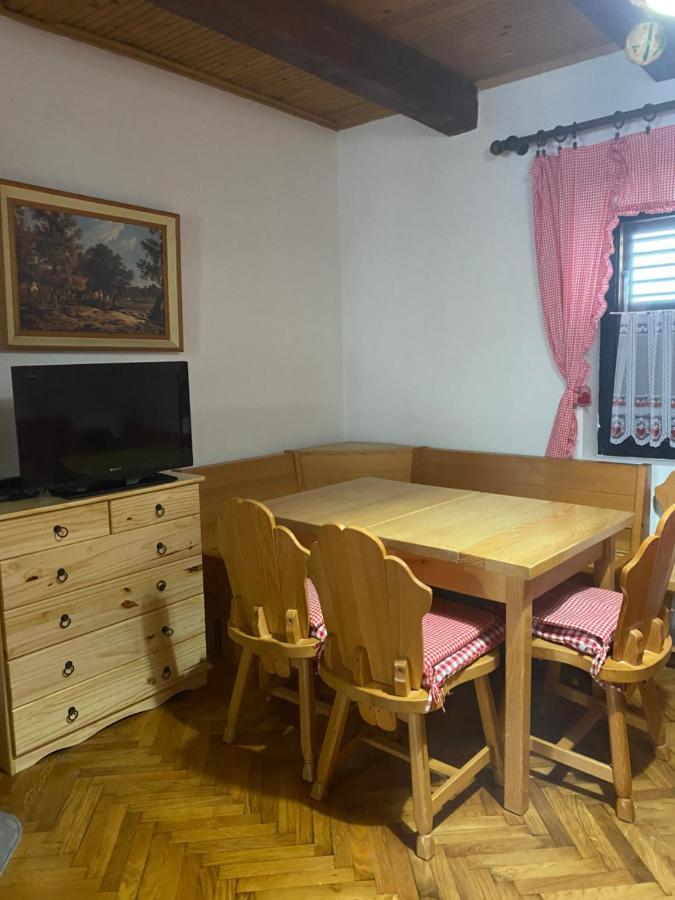 Forest Chalet Zalesina Bagian luar foto