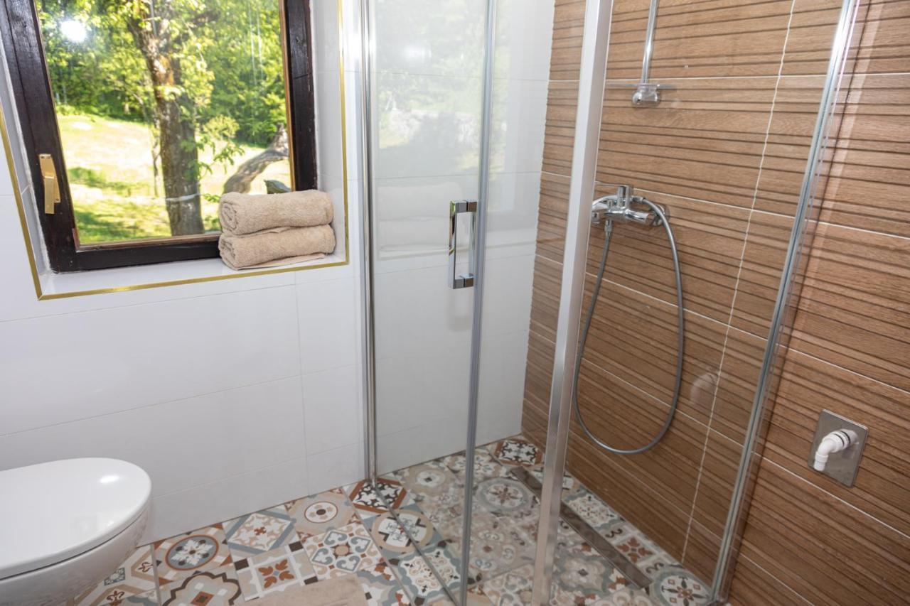 Forest Chalet Zalesina Bagian luar foto